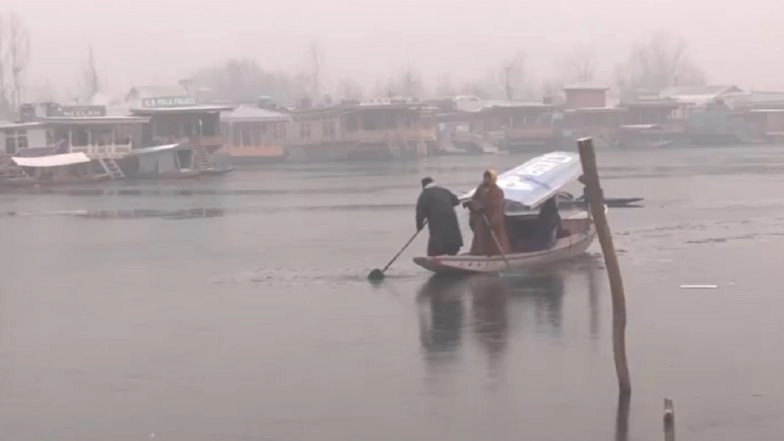 Jammu and Kashmir: Cold Wave Persists in Srinagar As Temperature Drops to 0 Degrees