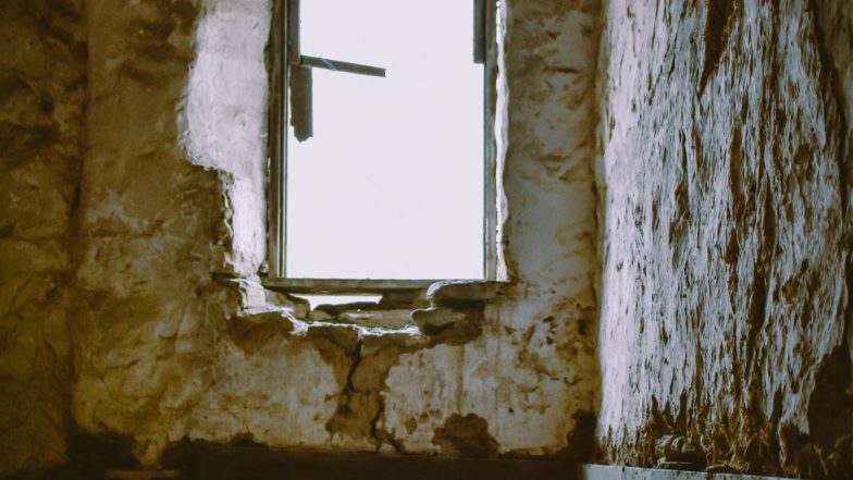 Delhi Wall Collapse: 5 Workers Injured After Portion of Wall of Third-Floor Collapses in Brahmpuri