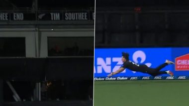 Nathan Smith Takes Full Stretched Diving Catch Near Boundary Line to Dismiss Eshan Malinga Off Will O'Rourke’s Bowling During NZ vs SL 2nd ODI 2024-25 (Watch Video) 