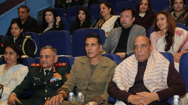‘Sky Force’: Defence Minister Rajnath Singh Attends Special Screening of Akshay Kumar-Veer Pahariya’s Aerial Actioner in Delhi (Watch Video)