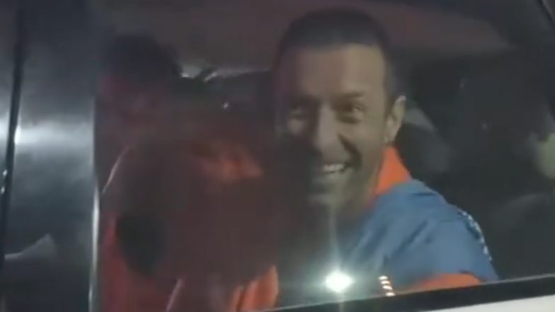 Maha Kumbh Mela 2025: Coldplay Singer Chris Martin, Hollywood Star and His Girlfriend Dakota Johnson Arrive in Prayagraj; Visual Surfaces