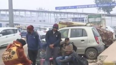 Maha Kumbh Mela 2025: Pilgrims Flock to Prayagraj As Grand Festival Approaches Amid Cold Wave in Uttar Pradesh (Watch Video)