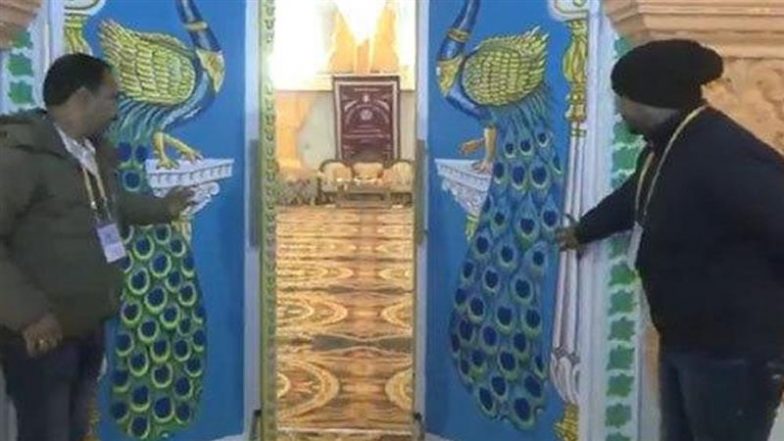 Maha Kumbh Mela 2025: Juna Akhada Unveils 4.75 Lakh Square Feet Pandal for Mahakumbh Mela Devotees in Prayagraj  (Watch Video)