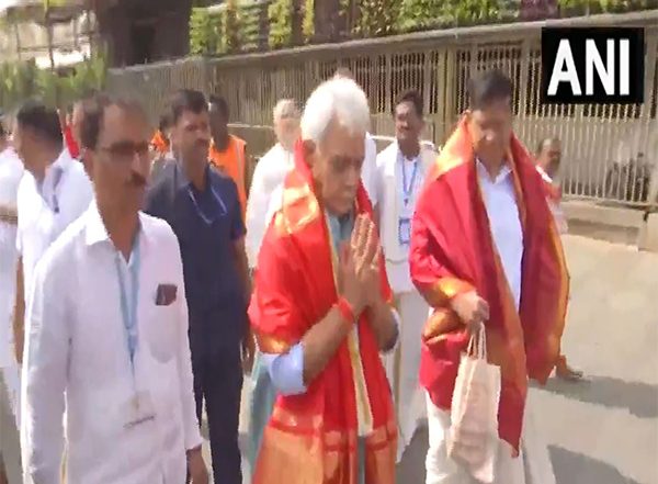 India News | Andhra Pradesh: JK LG Pays Obeisance, Offers Prayers at Tirumala Temple on First Day of Year