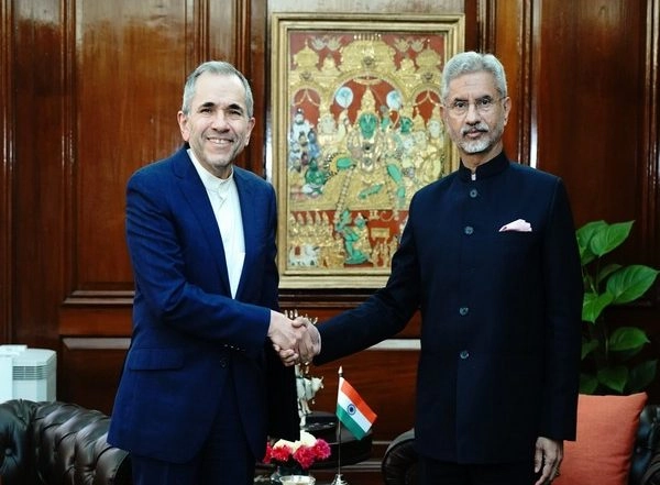 World News | EAM Jaishankar Meets Iran Deputy FM Takht Ravanchi, Discusses Bilateral Ties, Chabahar Port