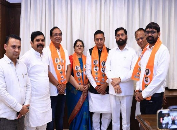 India News | Shiv Sena (UBT) Leader Nandekumar Ghodile, Wife Join Eknath Shinde's Shiv Sena