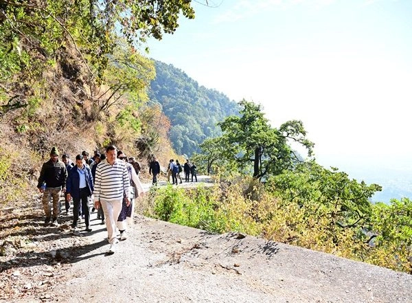 India News | Uttarakhand: CM Dhami Inspects Dehradun-Mussoorie Trek, Calls for Improved Amenities, Safety Measures