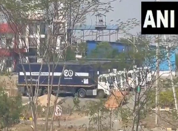 India News | MP: Police Deployed, Barricades, Wire Fencing in Place at Toxic Waste Disposal Site in Pithampur
