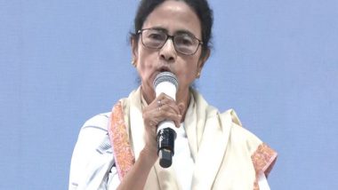 India News | West Bengal: CM Mamata Banerjee Felicitates Indian Fishermen Who Were Released from Bangladeshi Jail