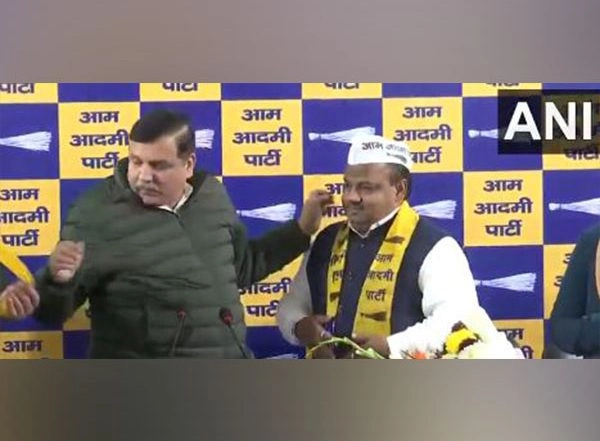 India News | Former BSP Leader Madan Mohan and Wife Join AAP