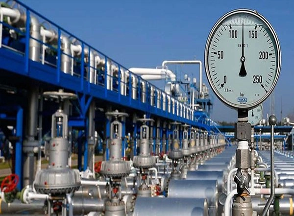 Business News | India's Operational Natural Gas Pipeline Expands by 62.6%, Development of 10,805 Km Under Execution: Ministry