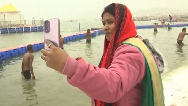 Maha Kumbh Mela 2025: Devotees Bring Digital Darshan of Triveni Sangam to Elderly Relatives in Prayagraj for Mahakumbh Mela