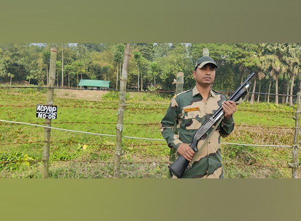 India News | BSF Increases Vigil Along India-Bangladesh Border Amid Instability in Bangladesh