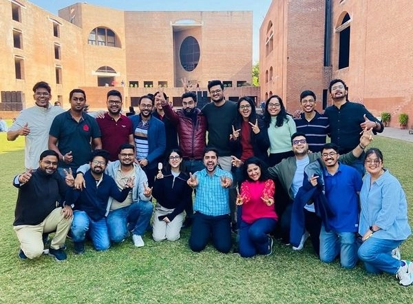 Entertainment News | Navya Nanda Shares Glimpse of Her 'Best People' from IIM Ahmedabad
