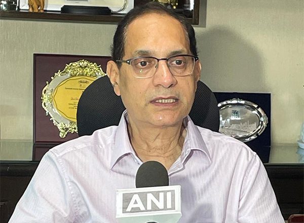 Business News | Centre Appoints Tuhin Kanta Pandey as New Revenue Secretary, Arunish Chawla to Head DIPAM