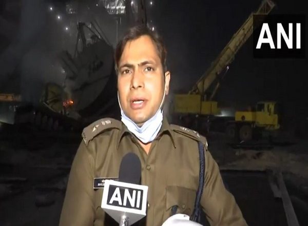 India News | Chhattisgarh: 2 Injured, 3-4 Labourers Feared Trapped After Silo Structure Collapses in Mungeli Iron Factory