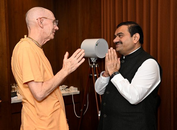 Business News | Adani Group, ISKCON to Start 'Mahaprasad Seva' in Maha Kumbh