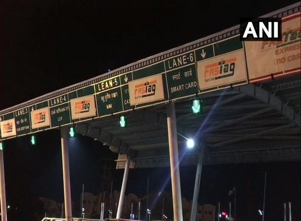 India News | Fastag-based Parking Introduced for Maha Kumbh 2025 to Handle Estimated 2.5 Million Vehicles