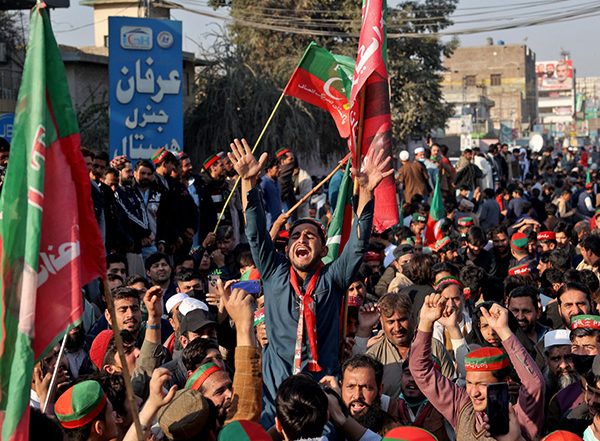 World News | Pakistan Tehreek-e-Insaf Founder Calls for Bail, Release of Party Leaders, Workers: Senior Leader