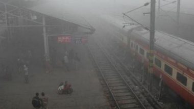 India News | Dense Fog Covers Delhi, Low Visibility Hampers Flight and Train Services