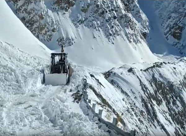 India News | J-K: Avoid Travelling on Mughal Road Due to Slippery Conditions, Says DDC Poonch