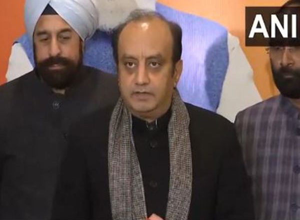 India News | AAP Getting Bangladeshi Infiltrators in Voter List Using Fake Aadhar Cards: BJP