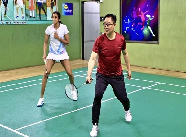 Sports News | Kiren Rijiju Plays Badminton with PV Sindhu, Venkata Datta; Highlights Fit India Movement