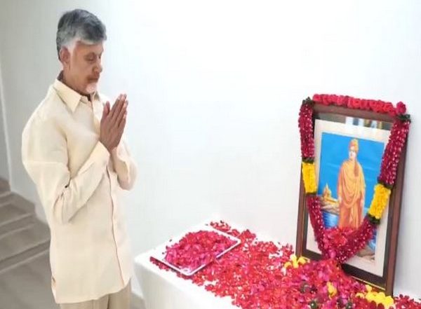 India News | Andhra Pradesh: CM Chandrababu Naidu Pays Tribute to Swami Vivekananda on National Youth Day
