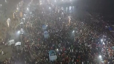 India News | Maha Kumbh 2025: Devotees Gather for 'Snan' on Paush Purnima at Triveni Sangam