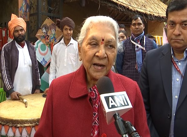 India News | UP Governor Lauds Work of Arisans, Urges People to Support Local Handicrafts