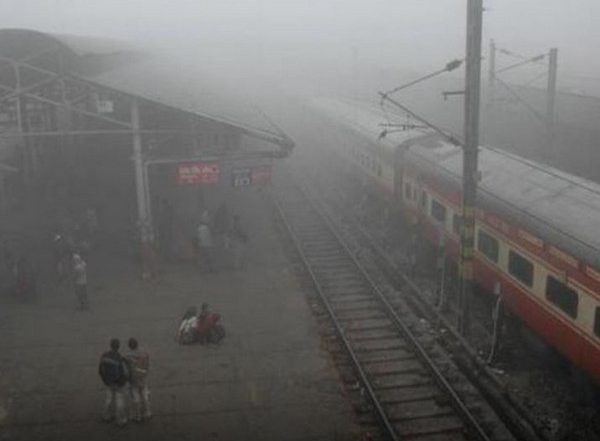 India News | Delhi: As Many as 21 Trains Running Late Due to Fog
