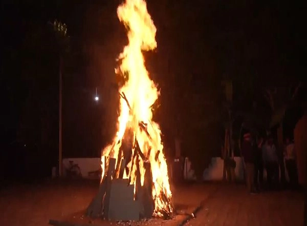 Entertainment News | Punjab to Rajasthan: A Look at How India Celebrated Lohri This Year