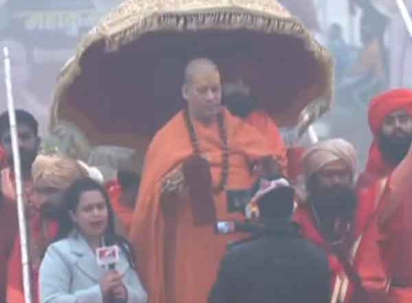 India News | Maha Kumbh: Swami Kailashanand Giri Leads Niranjani Akhara as First 'Amrit Snan' Begins