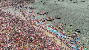 India News | Seers and Devotees Gather at Triveni Sangam for Shahi Snan, Advocate for Peace