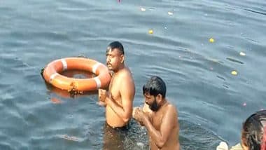 India News | MP: Devotees Take Holy Dip in Kshipra River on Makar Sankranti in Ujjain