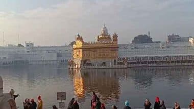 India News | Punjab: Devotees Throng Golden Temple to Offer Prayers on Makar Sankranti