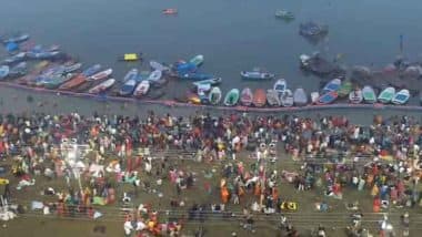 India News | Devotees Continue to Arrive at Triveni Sangam on Third Day of 45-Day Maha Kumbh Mela