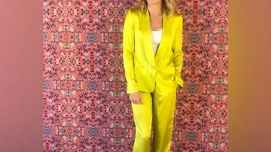 Entertainment News | Julie Bowen to Star in World Premiere of 'Fake It Until You Make It' in LA