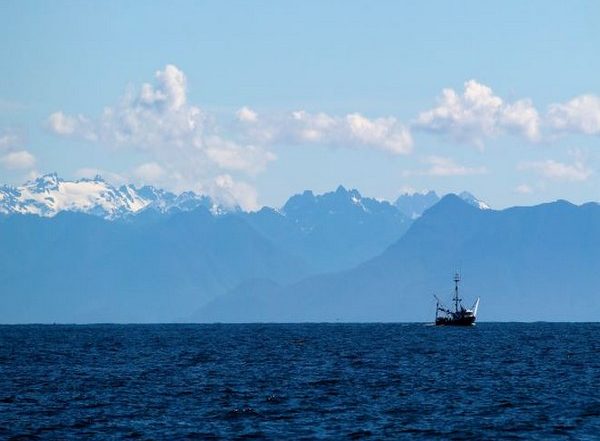 World News | Philippines Confronts China over Giant Coast Guard Vessel in Territorial Waters