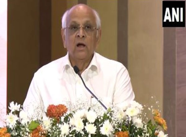 India News | Gujarat: CM Bhupendra Patel Inaugurates Jainacharya Shri Himachalsuriji Statue in Ahmedabad