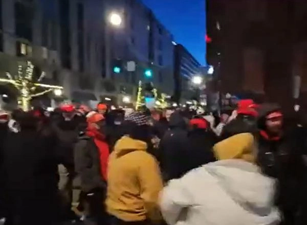 World News | People Start to Gather Outside US Capitol Rotunda Building Ahead of Trump's Inauguration
