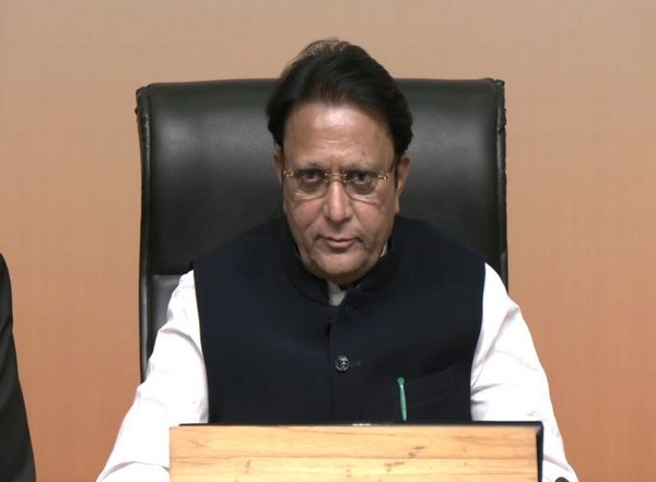India News | Over 31 Lakh Labourers, Their Dependents Benefited from Gujarat Govt's 'Mobile Medical Van Scheme': State Labour Minister