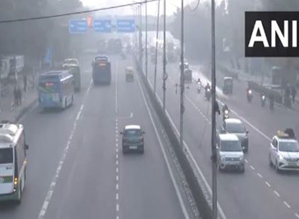 India News | Foggy Weather Disrupts Flight, Train Services in Delhi