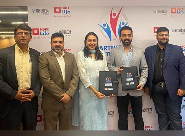 Business News | HDFC Life Announces Corporate Agency Tie-up With CARS24 Financial Services Pvt. Ltd.