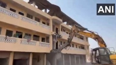 India News | Maharashtra: Vasai Virar Municipal Corporation Carries out a Drive Against Illegal Encroachment in Nalasopara