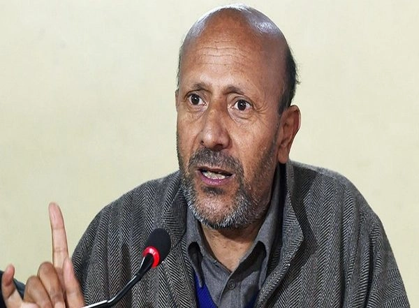 India News | Delhi HC Issues Notice to NIA on Engineer Rashid's Bail Plea in 2017 Terror-funding Case