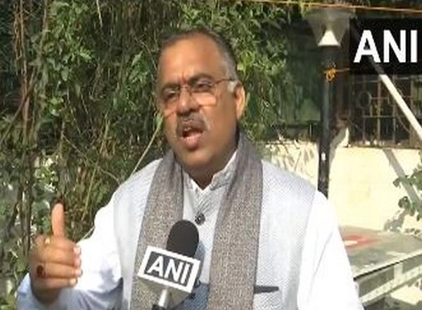 India News | Tarun Chugh Slams Farooq Abdullah over Remarks on Saif Ali Khan's Attack