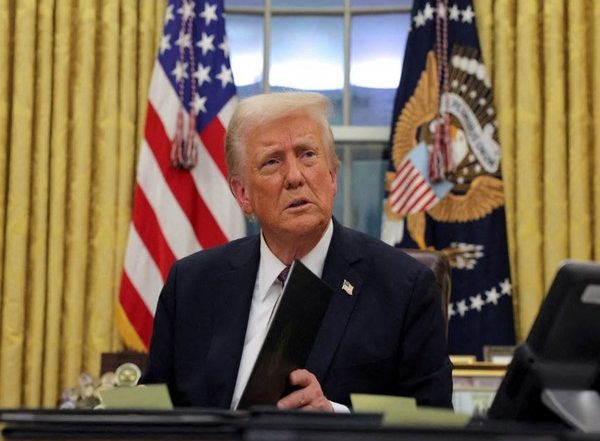 World News | US: Judge Blocks Trump's Executive Order Stopping Birthright Citizenship, Calls It 'blatantly Unconstitutional'