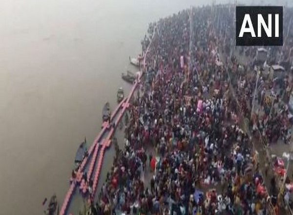 India News | Mahakumbh: Over 30.29 Lakhs Devotes Takes Holy Dip at Sangam by 10 Am, Total Mark Cross 10.21 Crore
