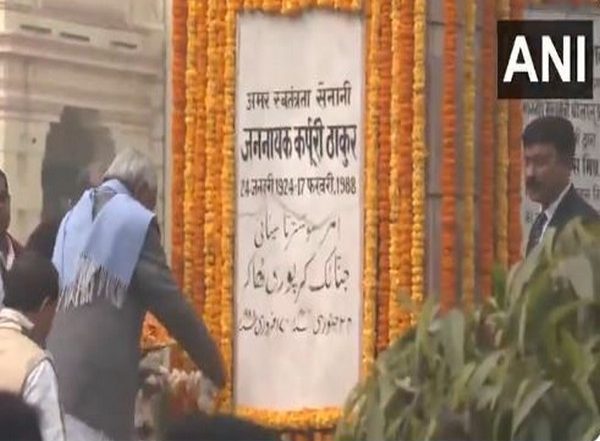 India News | Bihar CM Pays Tribute to Bharat Ratna Karpoori Thakur on His Birth Anniversary